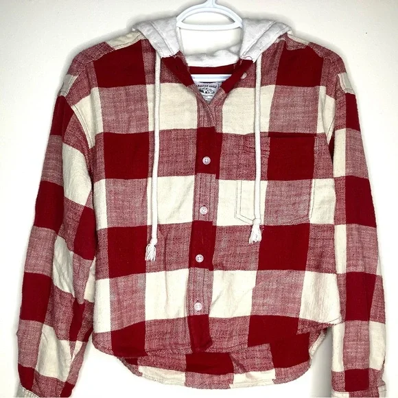 < American Eagle Red Plaid Cropped Hooded Top > - Picture 3 of 5